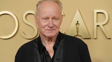 Schauspieler: Stellan Skarsg&aring;rd mit Dakota Fanning in Thriller-Serie