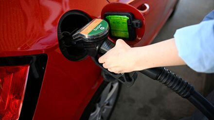 Tankstellen: Sprit vor Inkrafttreten der Preisbremse teurer
