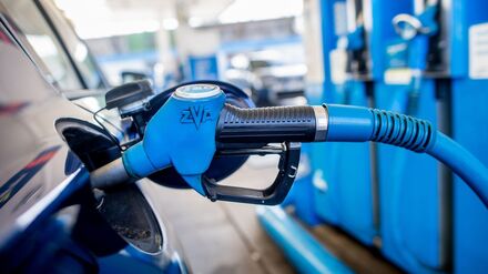 Berechnung: IW: B&uuml;rger arbeiten weniger f&uuml;r Sprit als in fr&uuml;heren Krisen