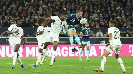 Fu&szlig;ball-Nationalmannschaft: Pfiffe gegen San&eacute;: Klare Worte von Nagelsmann und Undav