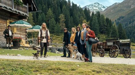 &bdquo;Eat Pray Bark&ldquo; bei Netflix: Deutsche Hundekom&ouml;die in 49 L&auml;ndern in Top Ten