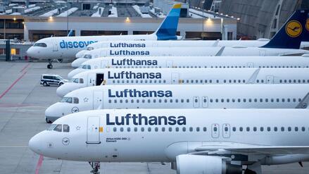 Auch der BER ist betroffen: Flugbegleiter der Lufthansa streiken am Freitag