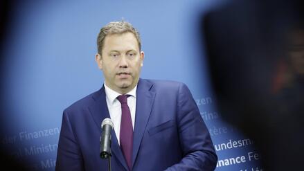 SPD sieht Einschr&auml;nkung von erneuerbaren Energien: Klingbeil und Schneider haben Vorbehalte gegen Energiegesetze von Reiche