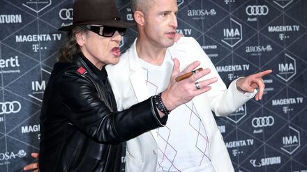 Drei Fragen, drei Antworten: Stuckrad-Barre hat Udos Spitznamen als K&uuml;nstlernamen im Pass