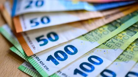 Entlastung der B&uuml;rger: Wirtschaft bremst: Wer bekommt die 1.000-Euro-Pr&auml;mie?