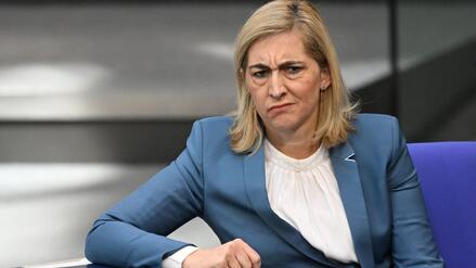 &bdquo;Zerst&ouml;rungsprogramm f&uuml;r die Praxen&ldquo;: Haus&auml;rzte warnen Warken vor Scheitern des Prim&auml;rversorgungssystems