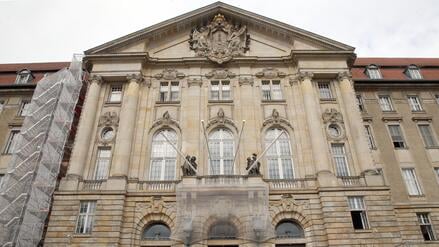 Kalaschnikows und Panzerabwehrwaffen: Berliner Hisbollah-Anh&auml;nger zu Haftstrafe verurteilt