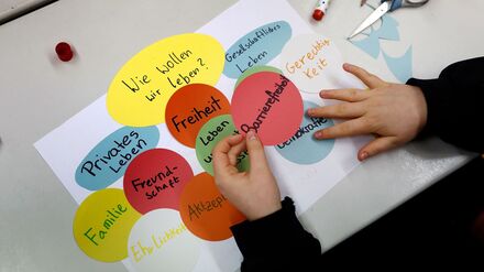 K&uuml;rzungspl&auml;ne des Bundes: Ist die Demokratief&ouml;rderung in Berlin bedroht?