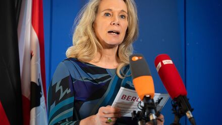 Debatte um F&ouml;rdermittel: Berlins Kultursenatorin Wedl-Wilson bittet um Entlassung