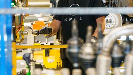 Nach Milliardenverlust: Opel-Mutter Stellantis f&auml;hrt in Gewinnzone zur&uuml;ck