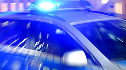 Kriminalit&auml;t: Polizei fasst m&ouml;gliche Dealer - Waffen und Drogen gesichert