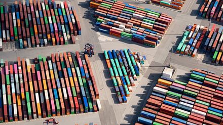 &bdquo;Made in Germany&ldquo; legt leicht zu: Deutsche Exporte wachsen trotz des Iran-Krieges