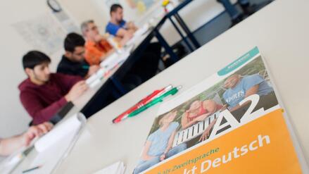 &bdquo;Kontraproduktiv f&uuml;r Arbeitsaufnahme&ldquo;: L&auml;nder fordern R&uuml;cknahme von Zulassungsstopp f&uuml;r Integrationskurse