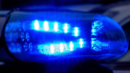 Auseinandersetzung in Berliner Hostel: 32-J&auml;hriger greift nach Dienstwaffe von Polizisten &ndash; mit Taser gestoppt