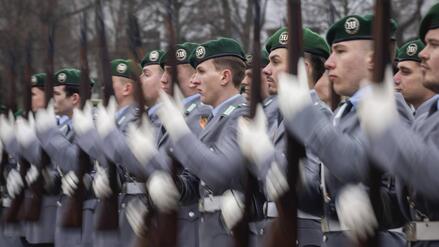 Studie zum Wehrdienst: &bdquo;An kampfbereiten B&uuml;rgerinnen und B&uuml;rgern fehlt es nicht&ldquo;