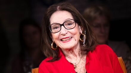 Schlagerstar: Nana Mouskouris Brille hatte einen weltber&uuml;hmten Gegner