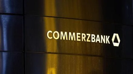 &Uuml;bernahme-Ringen mit Unicredit: Commerzbank baut weitere 3000 Stellen ab &ndash; und k&uuml;ndigt h&ouml;here Gesch&auml;ftsziele an