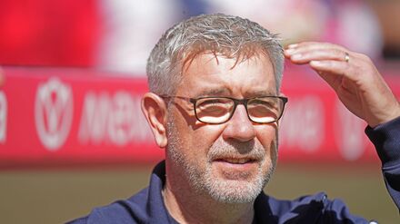 Vor Duell mit Fischers Ex-Club: Fischer &auml;rgert sich &uuml;ber Eta-Kommentare - Becker bleibt