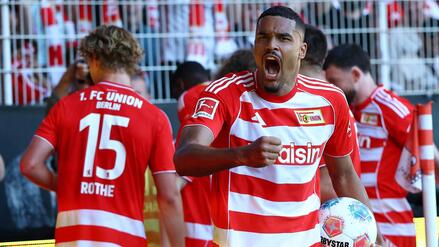 Dank und Wehmut an der Alten F&ouml;rsterei: Der 1. FC Union Berlin bereitet Doekhi und Leite den Abschied