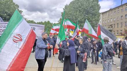 Islamistische und linksradikale Gruppen: &bdquo;Nakba&ldquo;-Demo zog durch Berlin-Kreuzberg &ndash; 15 Festnahmen