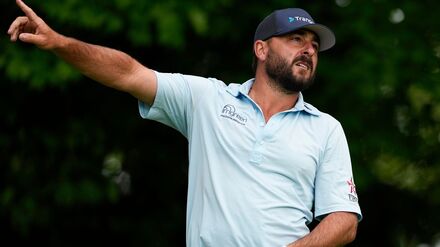 Golf-Turnier in Philadelphia: PGA Championship: J&auml;ger bleibt oben dran, Kaymer rutscht ab