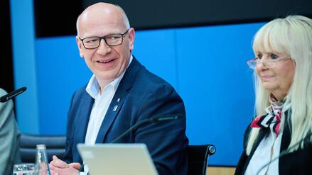 Umfrage zur Abgeordnetenhauswahl: Berliner CDU bleibt vorn, AfD festigt Platz zwei